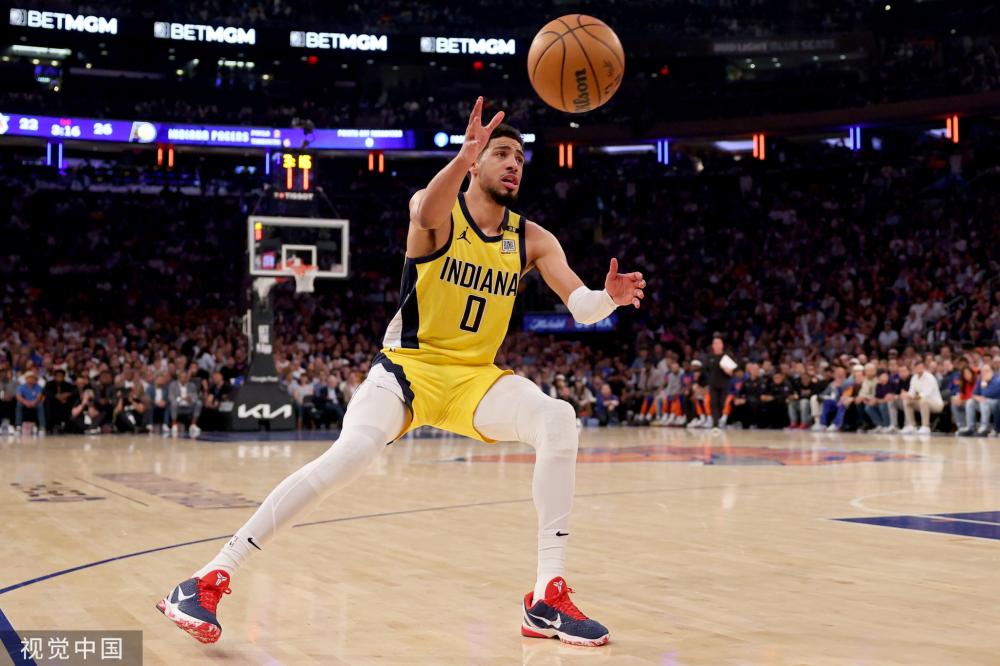 队记：绿军不会轻易送走豪瑟 或交易西蒙斯将薪资控制在奢侈税线以下