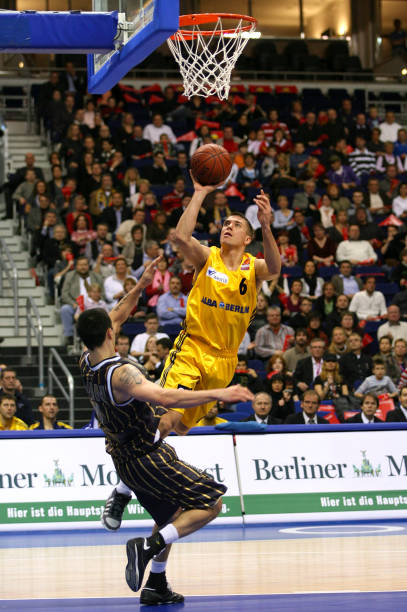 在半决赛末 在半决赛末